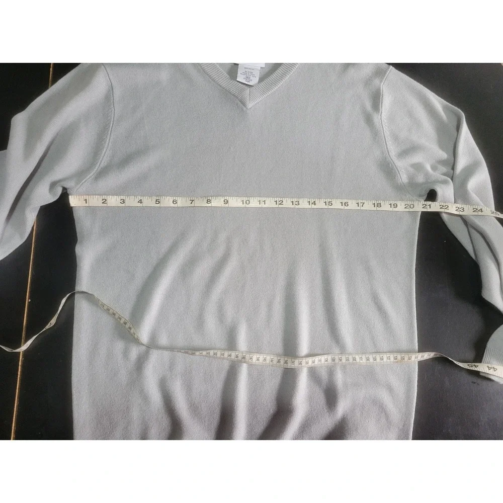 Irvine Park V-Neck Sweater Light Blue Grey Acrylic Knit Pullover Size Medium